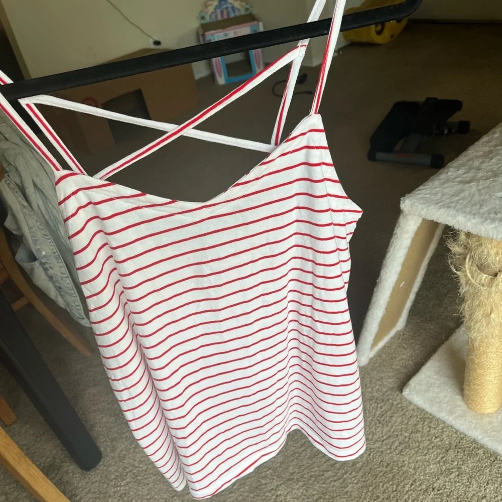 Universal Thread size Medium Stripes‎ Tank Top